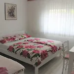 Jurca * Postojna